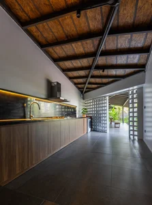 Stunning Tent-Inspired Modern House in Nha Trang: A Tropical Oasis Blending Innovative Architecture with Lush Indoor Gardens and Natural Light-9