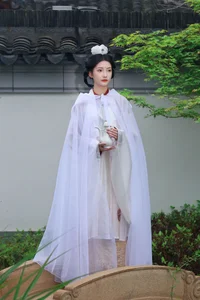 Ethereal Whispers: Nan Gua Zhou Amidst the Blooming Hydrangeas | YiTuYu Art Language Vol. 9092-1