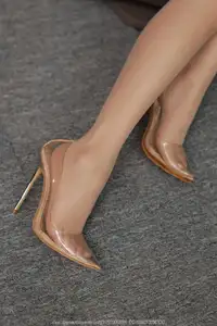 Discover the Alluring Charm of Chinese Model Wan Ping (SXJ No.2091) in this Stylish IESS Part01 Photo Series.-7