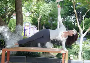 XiuRen No.10595: Captivating Mei Gui Wo Ai Ni's Graceful Beauty in a Relaxing Outdoor Moment-9