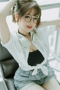 Coser Trang Bit Tet shines with radiant beauty and natural charisma in her latest photoshoot-3