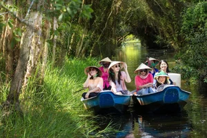 Escape to Tan Lap Floating Village: A Serene Melaleuca Forest Retreat in Vietnam’s Mekong Delta for Nature Lovers and Adventure Seekers-9