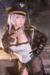 Elegant Dark Floral Cosplay by Yangyi: The Exquisite Black Lobelia (黑山梗菜) Photography Collection and Aesthetic Portrait Series-4