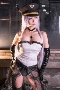 Elegant Dark Floral Cosplay by Yangyi: The Exquisite Black Lobelia (黑山梗菜) Photography Collection and Aesthetic Portrait Series-12