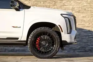 Stunning Cadillac Escalade ESV 2025: The Ultra-Luxury SUV Pricier Than Lamborghini Urus!-7