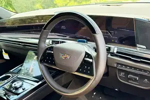 Stunning Cadillac Escalade ESV 2025: The Ultra-Luxury SUV Pricier Than Lamborghini Urus!-2