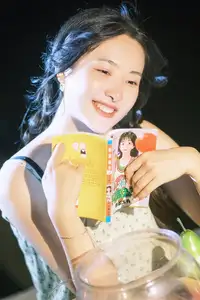 YiTuYu Vol.8724 Bu Yu: Serene Summer Bliss by the Tranquil Blue Water-14