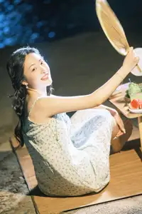 YiTuYu Vol.8724 Bu Yu: Serene Summer Bliss by the Tranquil Blue Water-18