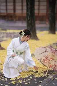 Elegant Kimono: Serene Asian Beauty with Traditional Japanese-1