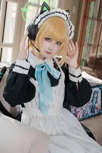 Coser Lunananya as Saiha Midori (Blue Archive): Adorable & Alluring Cosplay-16