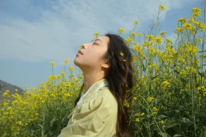 Spring Muse in Rapeseed Fields Nana Kobaya-24