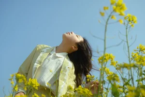 Spring Muse in Rapeseed Fields Nana Kobaya-11