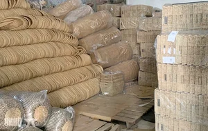 Discover the Timeless Art of Traditional Sedge Weaving in Tay An Village, Vietnam: A Celebration of Sustainable Craftsmanship and Cultural Heritage-3