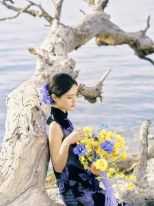 Ethereal Elegance: Ju Xiao Tao’s Blue Cheongsam Serenity at Erhai Lake-20