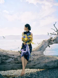 Ethereal Elegance: Ju Xiao Tao’s Blue Cheongsam Serenity at Erhai Lake-1