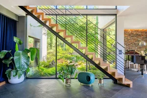 Maison SE: Stunning 2-Story Modern Home Design Integrated into the Natural Slope of Aix-en-Provence-11