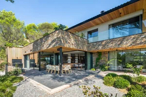 Maison SE: Stunning 2-Story Modern Home Design Integrated into the Natural Slope of Aix-en-Provence-14