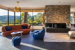 Maison SE: Stunning 2-Story Modern Home Design Integrated into the Natural Slope of Aix-en-Provence-5