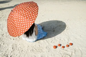 Elegant Red Aesthetic Portrait Series by Art Language Vol.9312 Featuring Model Pu Tao: A Visual Study of Color, Goldfish, and Artistic Expression-6