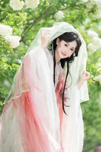 Ethereal Hanfu Beauty Amidst White Blooms - YiTuYu Vol.8889 Jiao Yi Zhi Sui Sui-29