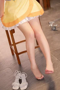 Stunning Kurama Koharu Cosplay by Lunananya from Senren Banka: A Visual Journey into Traditional Japanese Aesthetics and Elegant Miko Style-10